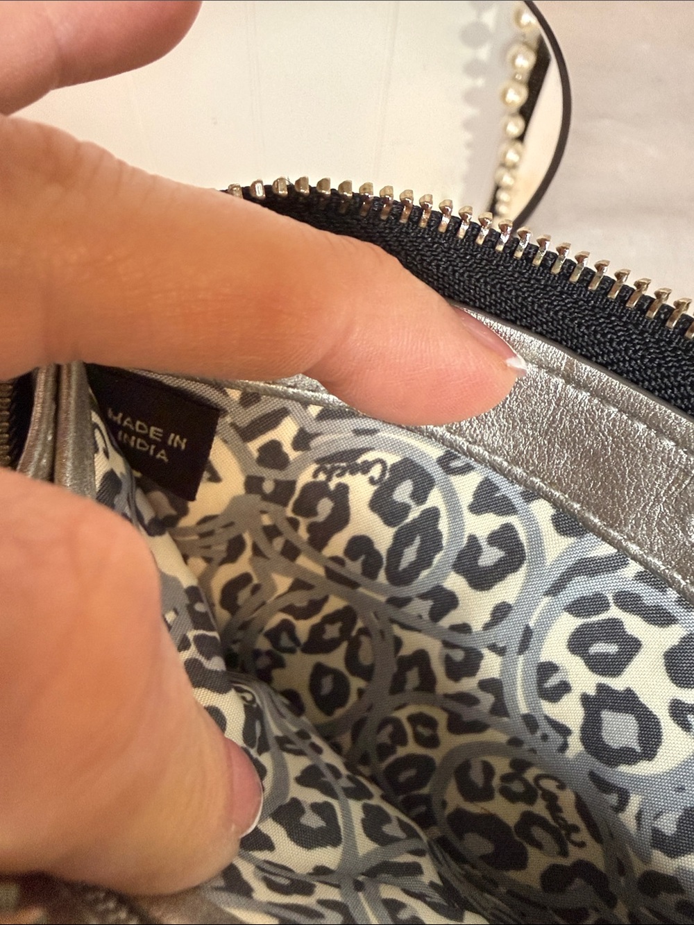 Coach Poppy Black Leather Silver Metallic Zip Around Wristlet Leopard Lining - Picture 8 of 11